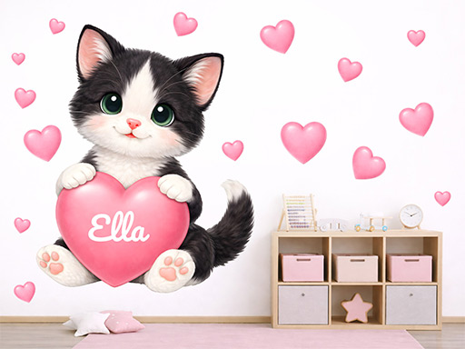 Čiernobiele mačiatko so srdiečkom a menom